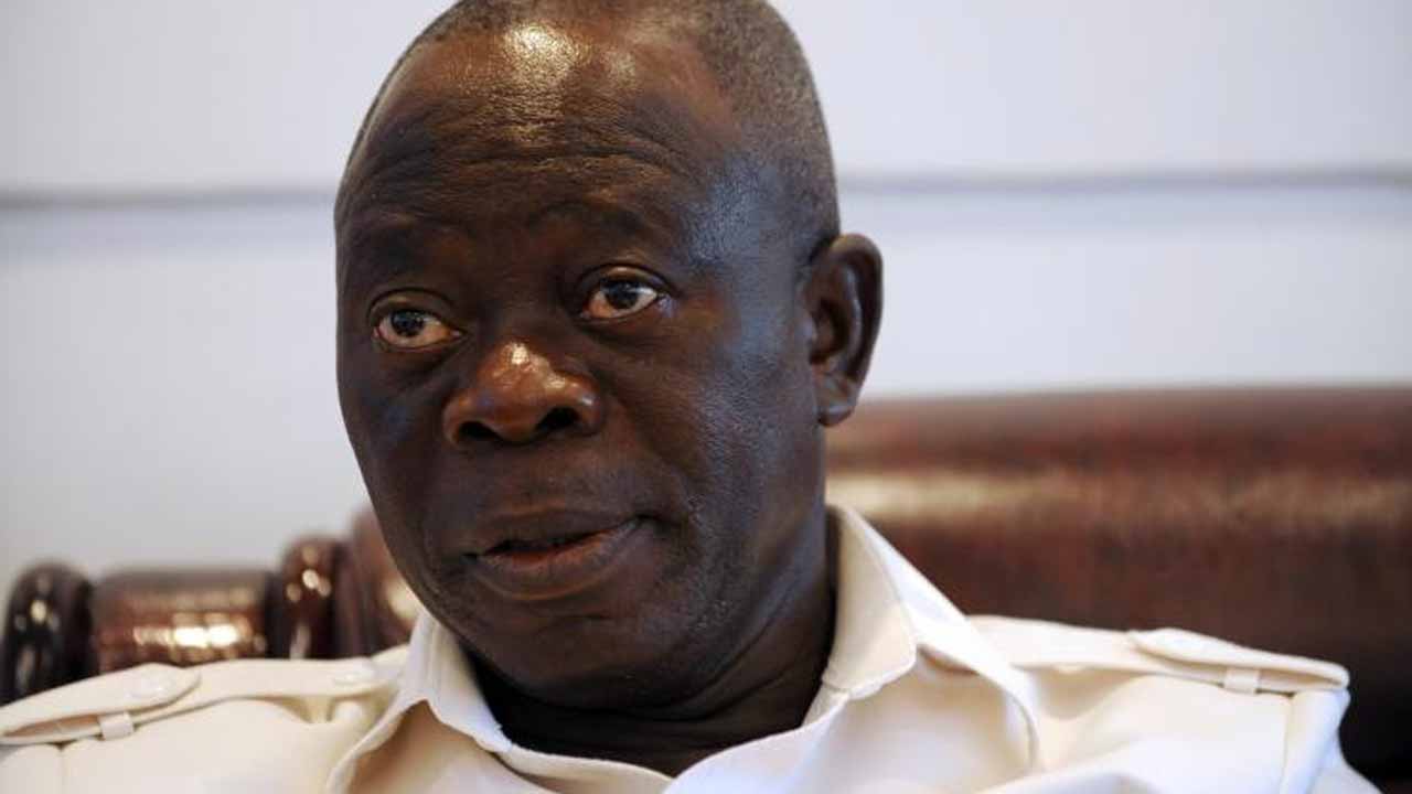 Senators demand apology from Oshiomhole over ‘looting’ comment