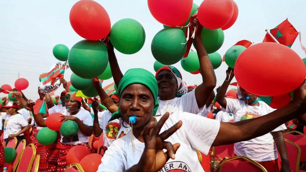 Angolans vote for president in tightest ever race