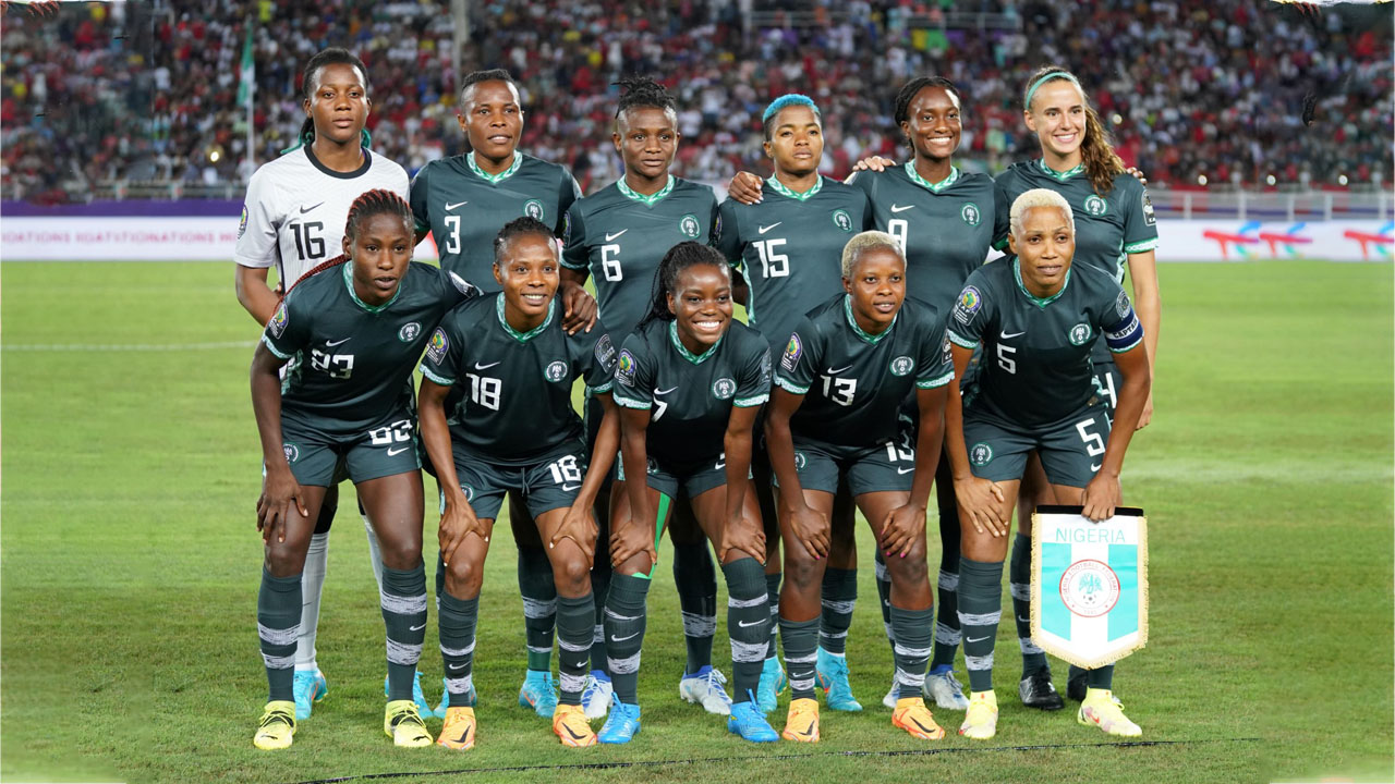 Nigeria’s Super Falcons have arrived in the U.S. on a two-match tour comprising two friendly matches with the U.S. Women’s National Team (USWNT). [AD] Ademola Olajire, Director of Communications at the Nigeria Football Federation (NFF), disclosed this in a statement on Wednesday. He said the first of the two matches will take place at the Children’s Mercy Park in Kansas City on Saturday. The News Agency of Nigeria (NAN) reports that both teams are using the friendly matches to prepare for the 2023 FIFA Women’s World Cup finals scheduled for Australia and New Zealand. They will face each other once more at the Audi Field in Washington, D. C. on Tuesday. Olajire disclosed also that Falcons’ Head Coach Randy Waldrum has picked four members of the Nigerian under-20 women team to the just-concluded FIFA Under-20 Women’s World Cup in Costa Rica. These are defenders Oluwatosin Demehin and Rofiat Imuran, and midfielders Esther Onyenezide and Deborah Abiodun, all prominent members of the team which reached the quarter-finals. “Home-based professionals Christy Ohiaeriaku, Akudo Ogbonna and Gift Monday are also in the delegation. “First-choice goalkeeper Chiamaka Nnadozie, defender Osinachi Ohale, midfielder Toni Payne and forwards Rasheedat Ajibade and Uchenna Kanu will equally provide the spine for an interesting Nigeria selection,” the NFF official said. NAN reports that the USWNT is the most successful team in the FIFA Women’s World Cup, having won four of all eight championships competed for so far. They were champions of the very first edition in China in 1991, and then won on home soil in 1999, in Canada in 2015 and in France in 2019. The team have also won four Olympic women’s football gold medals and eight CONCACAF titles. The Super Falcons have won the Women’s Africa Cup of Nations nine times, and played in every edition of the FIFA Women’s World Cup. They also played at the 2000, 2004 and 2008 Olympic women’s football tournament and remain the most successful women’s team on the African continent. The Children’s Mercy Park is home to Kansas City in the US National Women’s Soccer League and Sporting Kansas City in the Major League Soccer. The Audi Field is being used by National Women’s Soccer League side Washington Spirit and Major League Soccer team, D. C. United. The match in Kansas City will see Vlatko Andonovski, who was appointed USWNT coach at the end of 2019, return to his home area for the second time. It is the sixth time the USWNT will be playing at the Children’s Mercy Park, but it is their first time at the Audi Field. But they have played 10 times previously in Washington —- all at the RFK Stadium. Already, Andonovski has been quoted as saying he was excited to send out his girls against the Super Falcons. “First, I’m just excited to play two matches against Nigeria. They have some very talented players who will present a lot of different problems for us to solve on both sides of the ball.” SUPER FALCONS FOR FRIENDLIES WITH THE USWNT: Goalkeepers: Chiamaka Nnadozie (Paris FC, France); Christy Ohiaeriaku (Edo Queens) Defenders: Nicole Payne (West Virginia University, USA); Glory Ogbonna (ALG Spor, Turkey); Osinachi Ohale (Deportivo Alaves, Spain); Michelle Alozie (Houston Dash, USA); Akudo Ogbonna (Edo Queens); Oluwatosin Demehin (Rivers Angels) Midfielders: Jennifer Echegini (Florida State University, USA); Christy Ucheibe (SL Benfica, Portugal); Toni Payne (Sevilla FC, Spain); Amanda Mbadi Uju (Atasehir Belediyespor, Turkey); Deborah Abiodun (Rivers Angels) Forwards: Rasheedat Ajibade (Atletico Madrid, Spain); Rofiat Imuran (Rivers Angels); Uchenna Kanu (Tigres Femenil, Mexico); Vivian Ikechukwu (WFC Gintra, Lithuania); Ifeoma Onumonu (NY/NJ Gotham FC, USA); Gift Monday (Bayelsa Queens); Esther Onyenezide (FC Robo Queens).