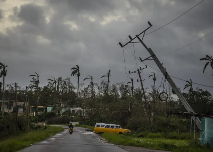 After a hurricane knocks out the power grid, Cuba is in the dark