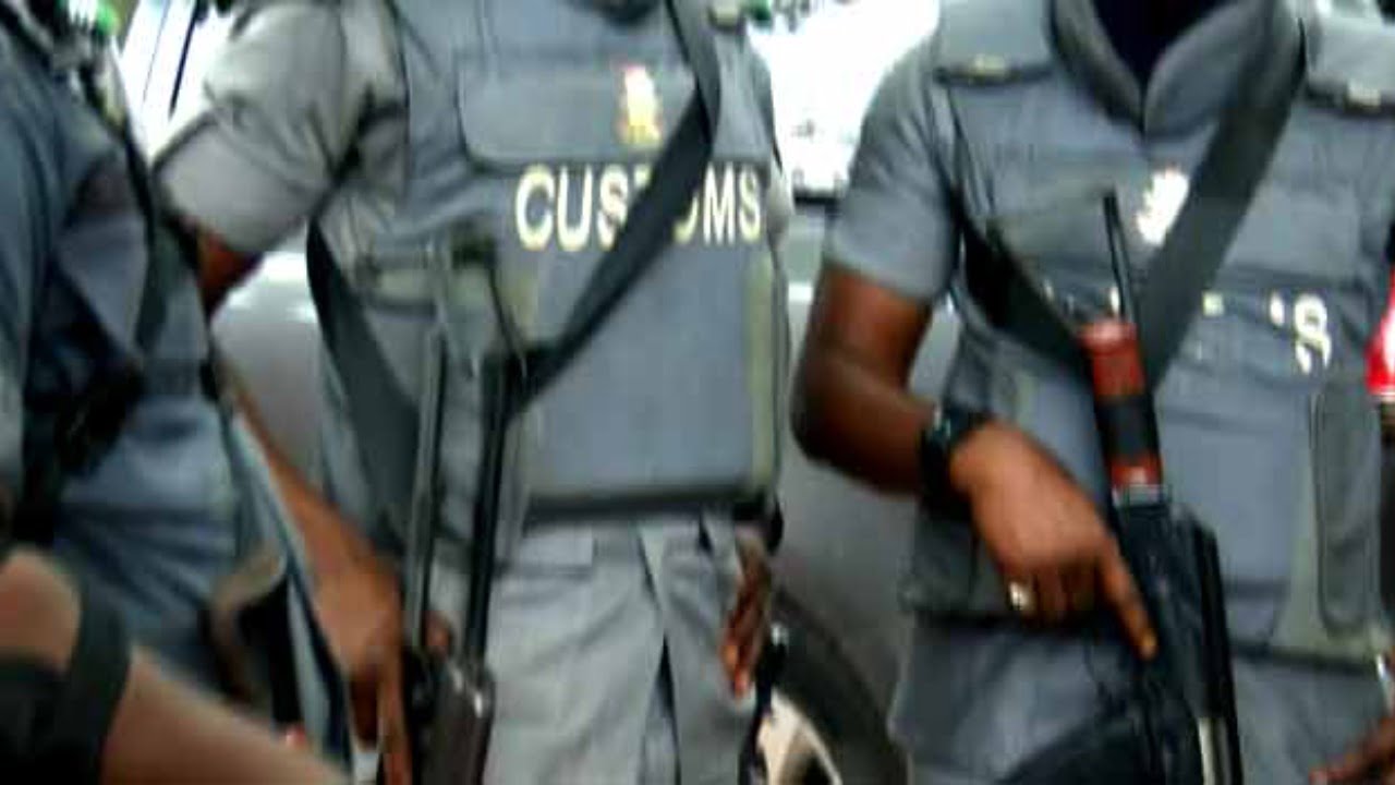 Smugglers shoot Customs officers, abandon stolen petrol