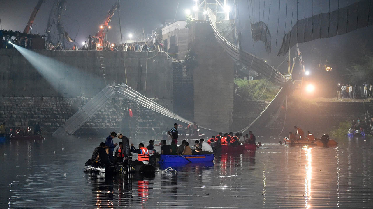 India bridge collapse kills more than 130