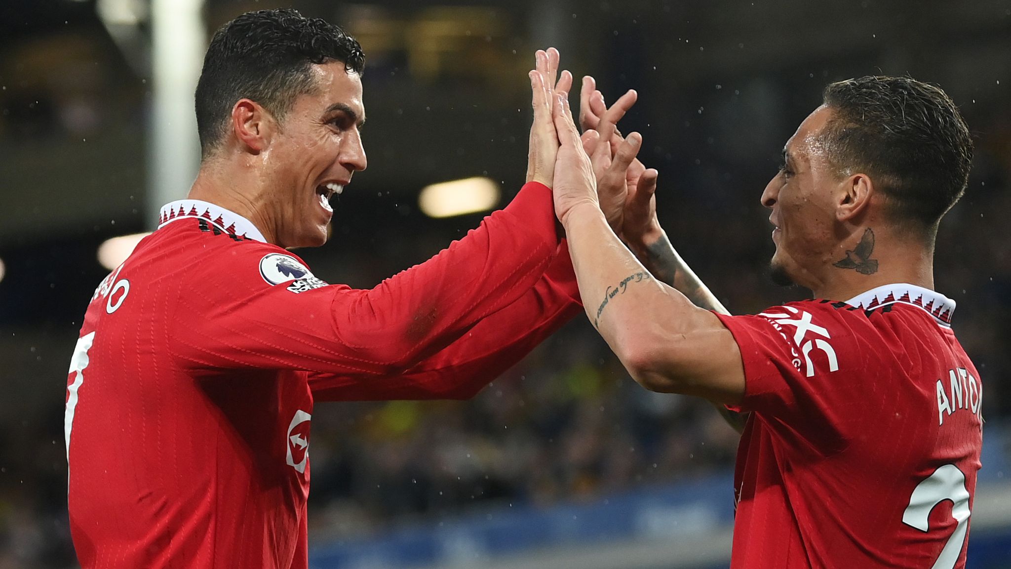 Ronaldo’s 700th club goal gives Man Utd victory at Everton