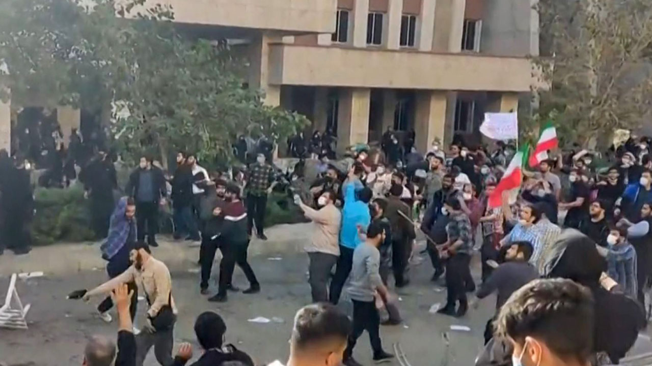 Iranians staged new protest actions to denounce the country’s theocratic regime in defiance of a crackdown that is now seeing those arrested put