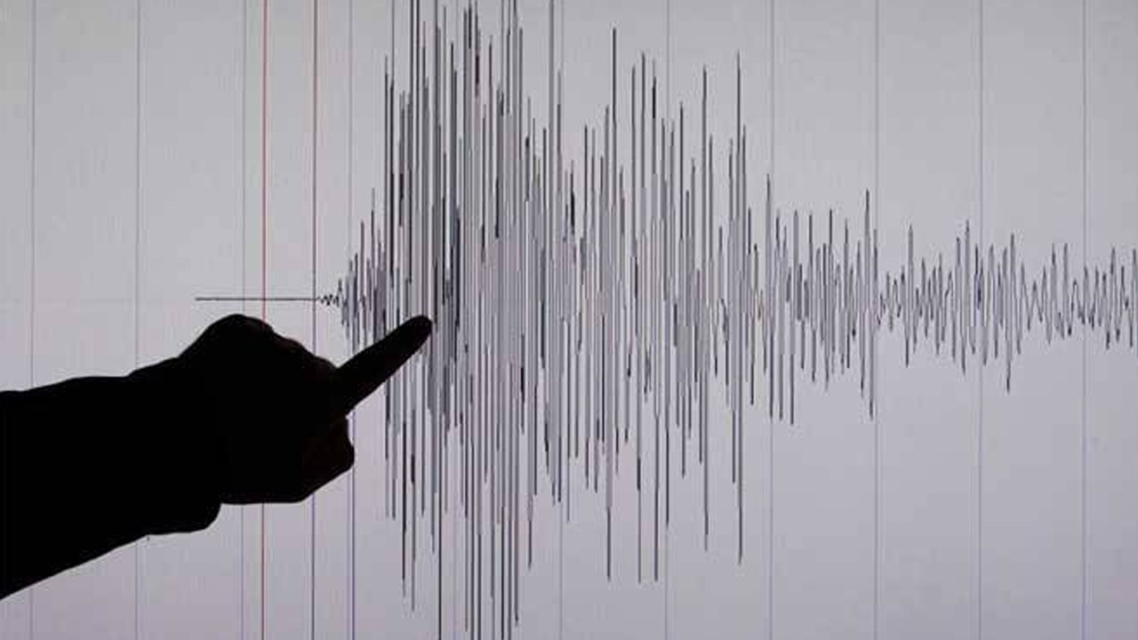 Earthquake shakes buildings in Indonesian capital