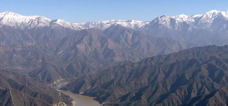 Woman survives 200-foot fall in San Gabriel Mountains