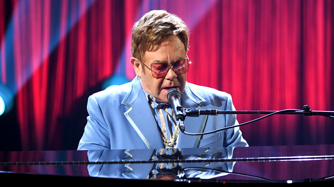 Elton John To Headline Glastonbury in Final UK Concert