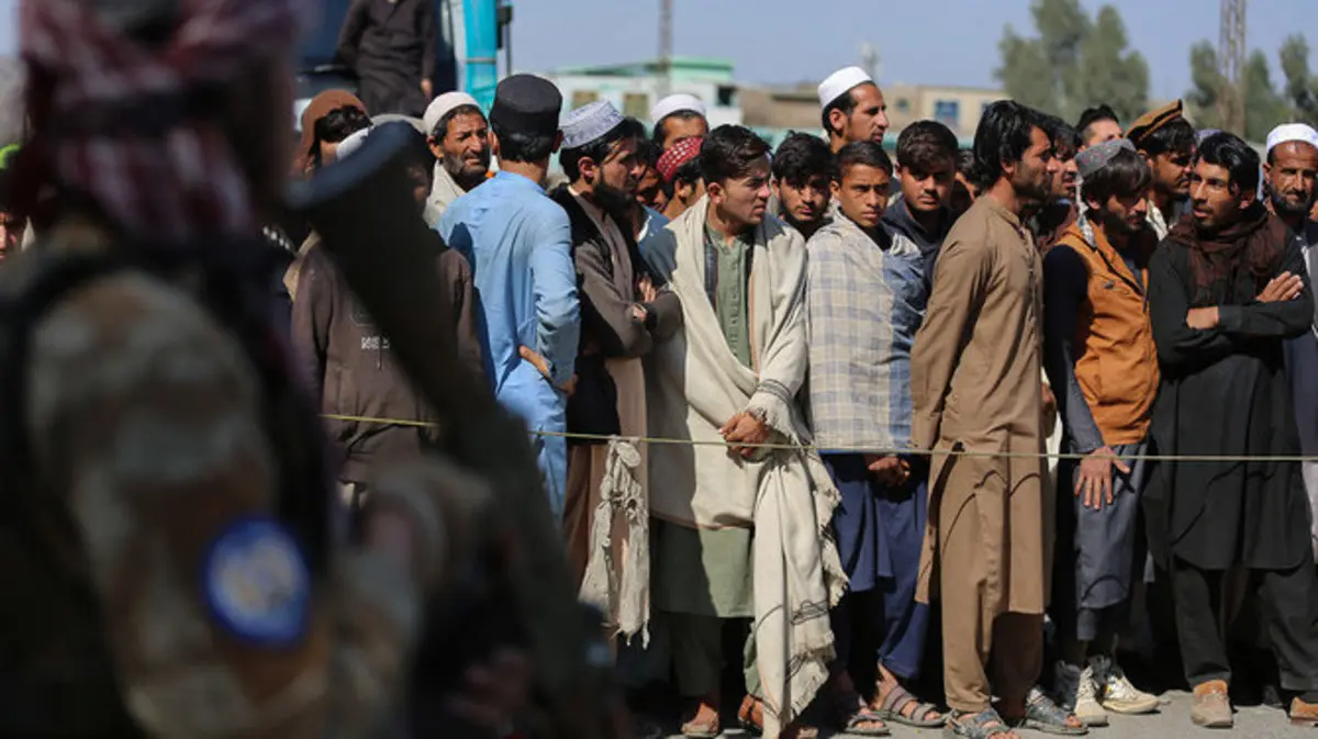 Pakistan issues last warning to illegal immigrants to leave