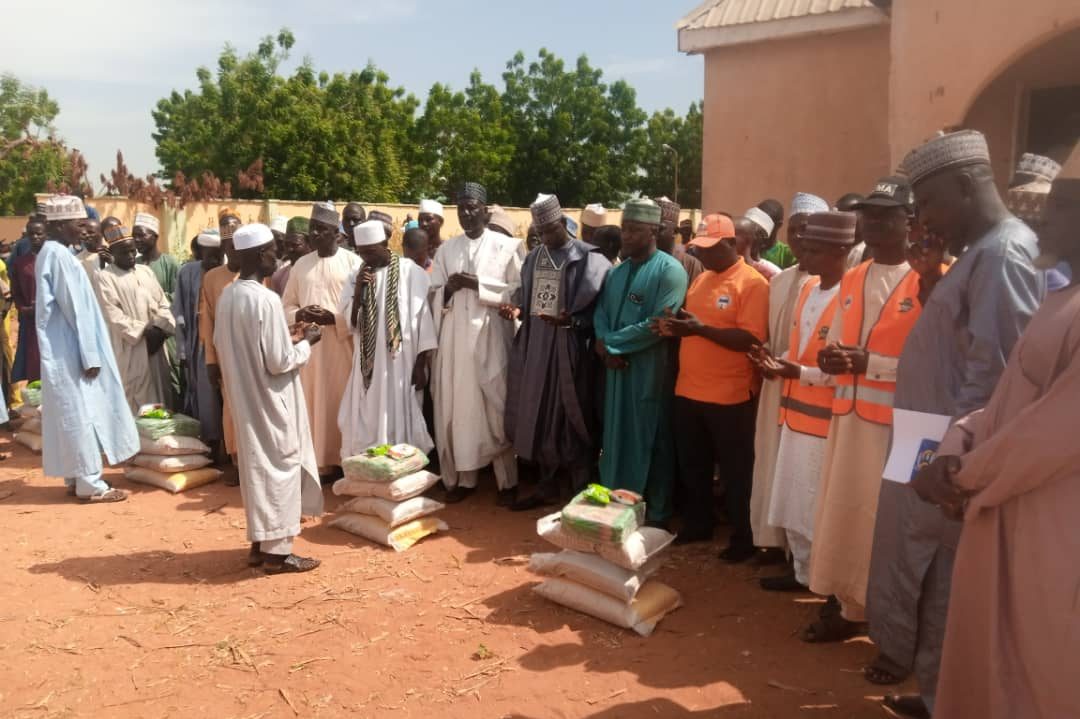 NEMA, SEMA distribute food items to Sokoto flood victims