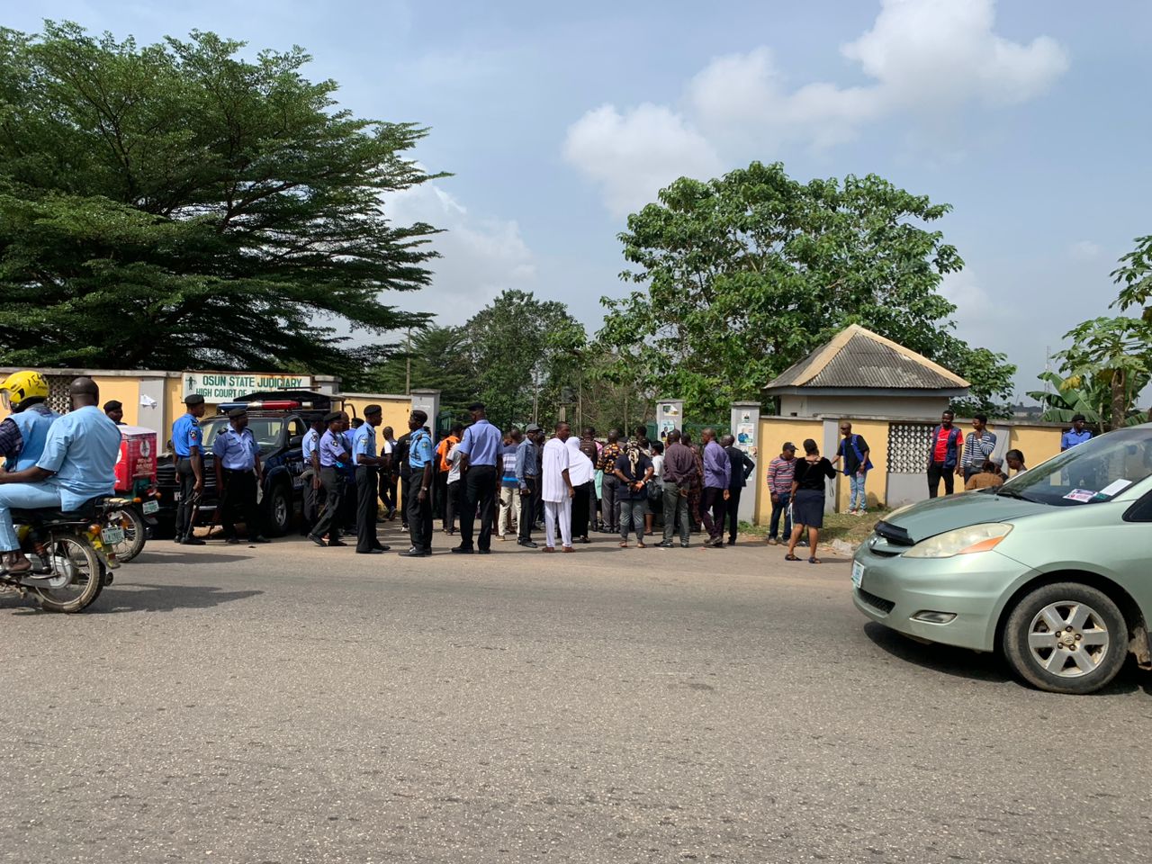 Police Disperse Protesters as Chief Judge Resumes Office in Osun State