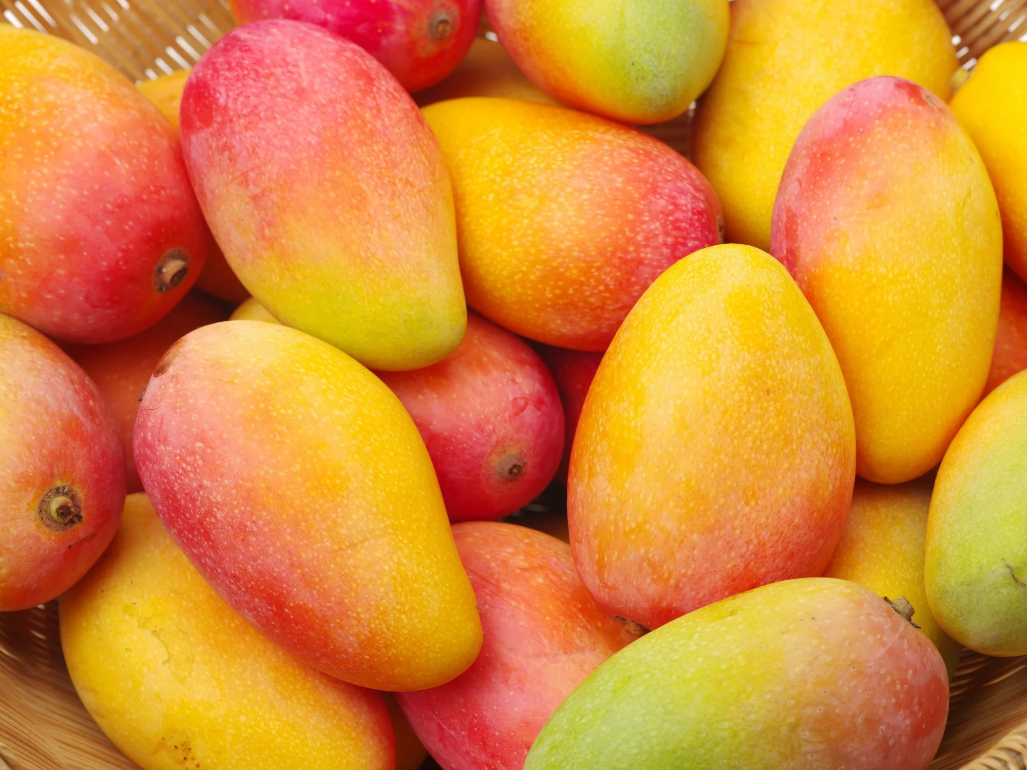 Eat mangoes with the skin to get full nutrients — Dietician